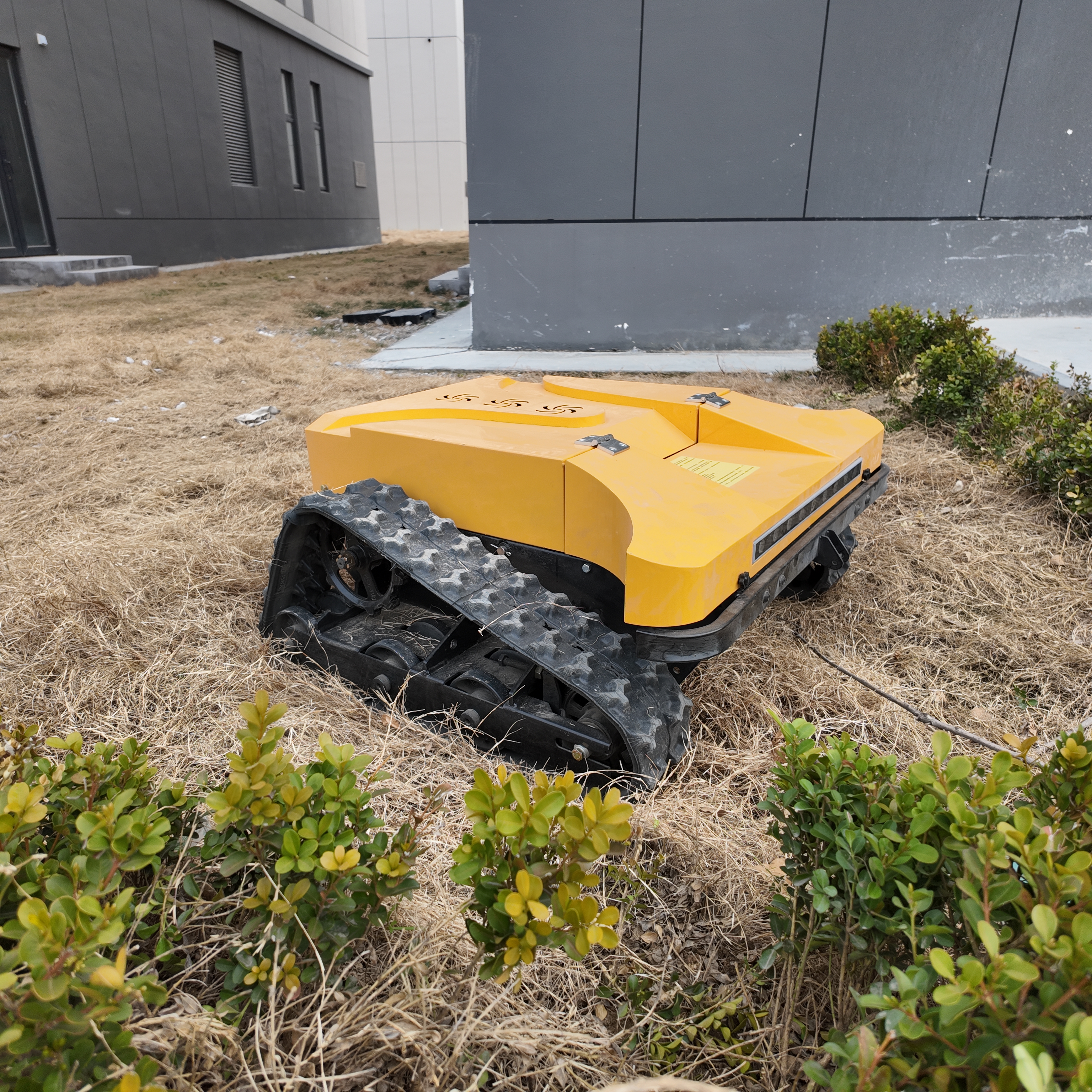 YM-550D Brushless Motor Lawn Mower | High Efficiency & Low Noise