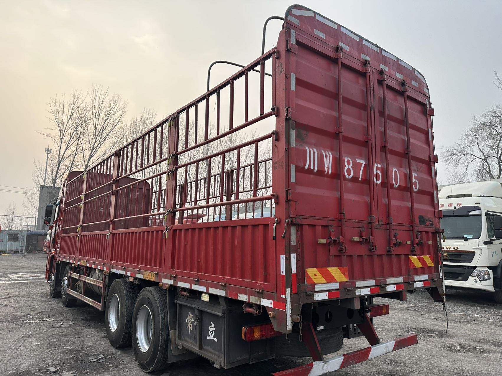 9.6m High Bar 8×4 Truck, 520HP Manual Transmission, National VI, Full Configuration, Excellent Condition