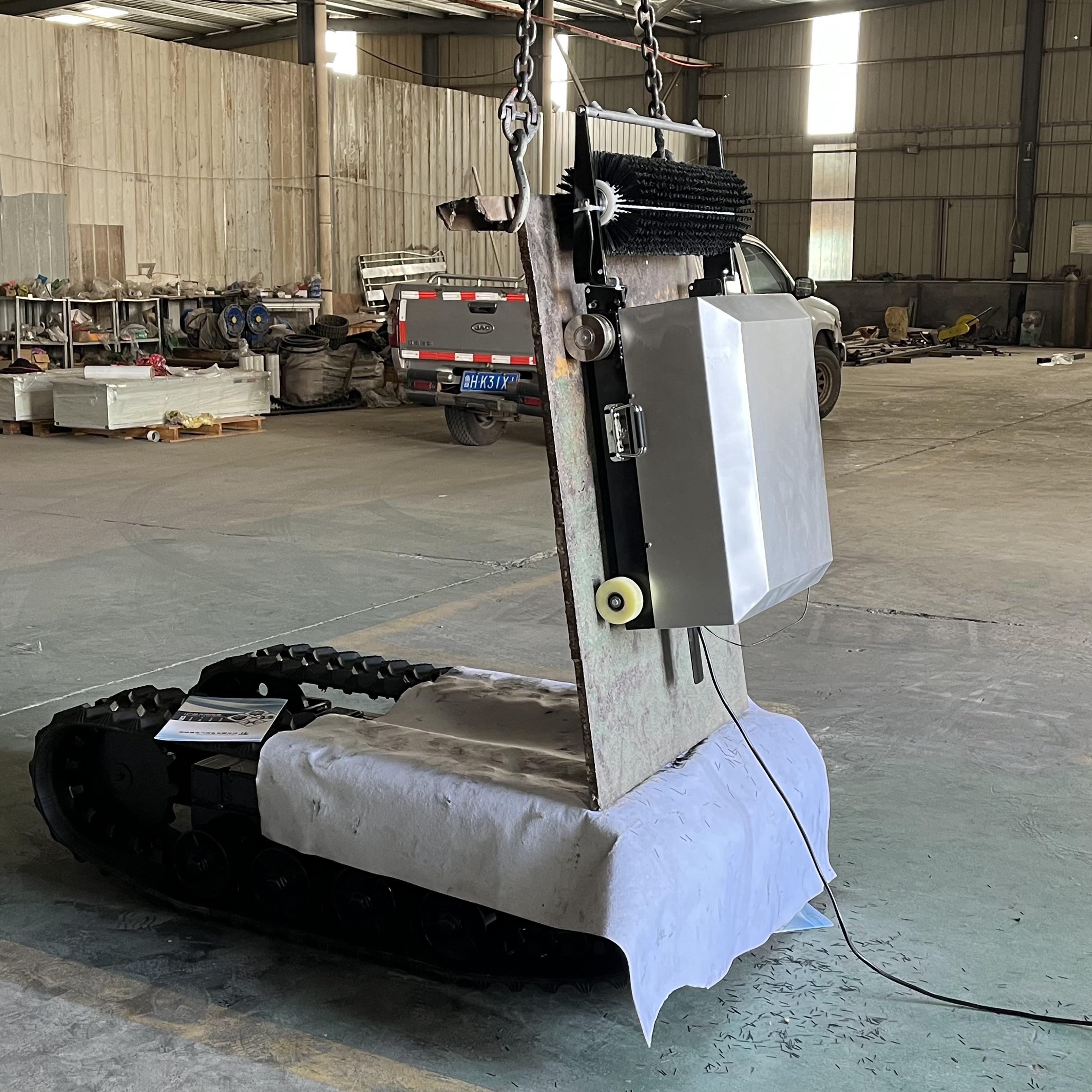 Wall-climbing Cleaning Robot