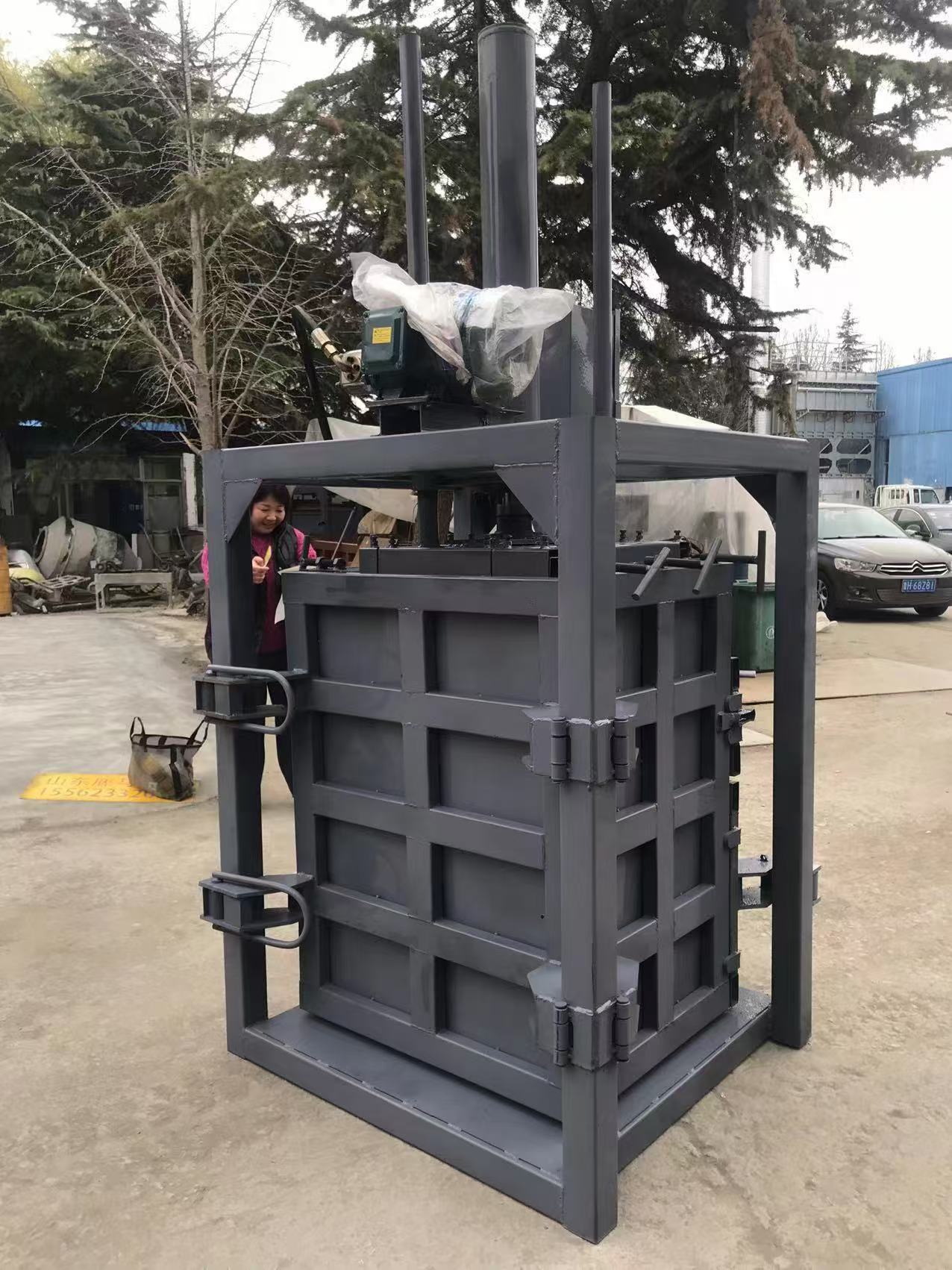 LY Series Vertical Four-Door Hydraulic Baler 20T-60T for Clothing & Plush Toy Compression