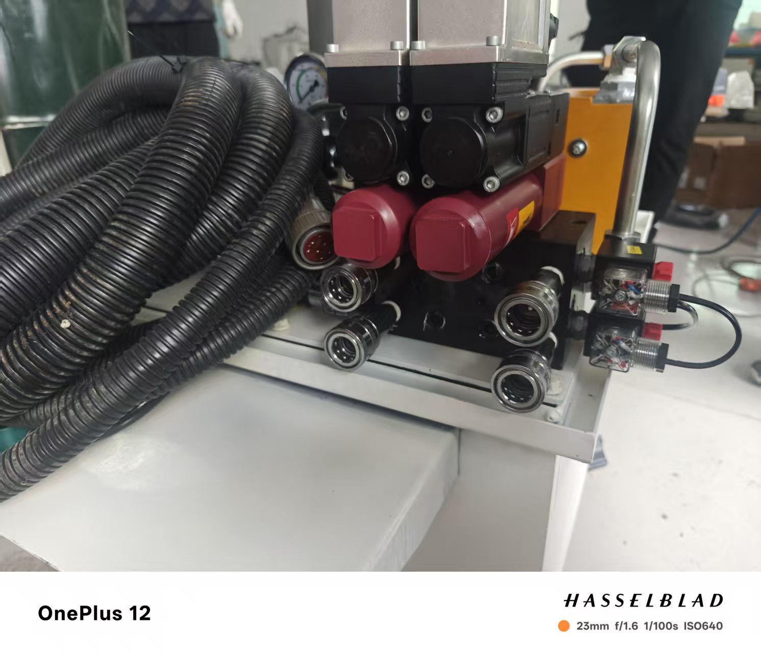 Dual-Channel Servo Hydraulic Loading Test Bench Electro-hydraulic Servo Pressure & Displacement Dual-control Mechanical Testing Equipment