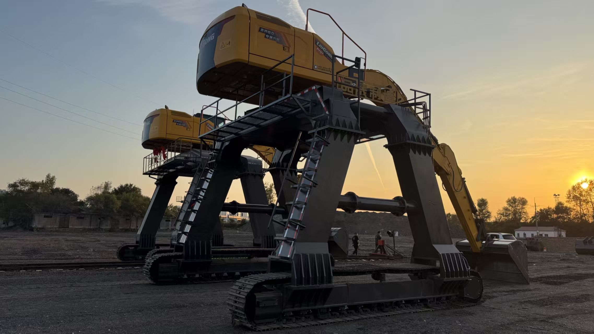 Hydraulic Walking Heightening Chassis for Excavator Train Unloading (Inner Height 4200mm)
