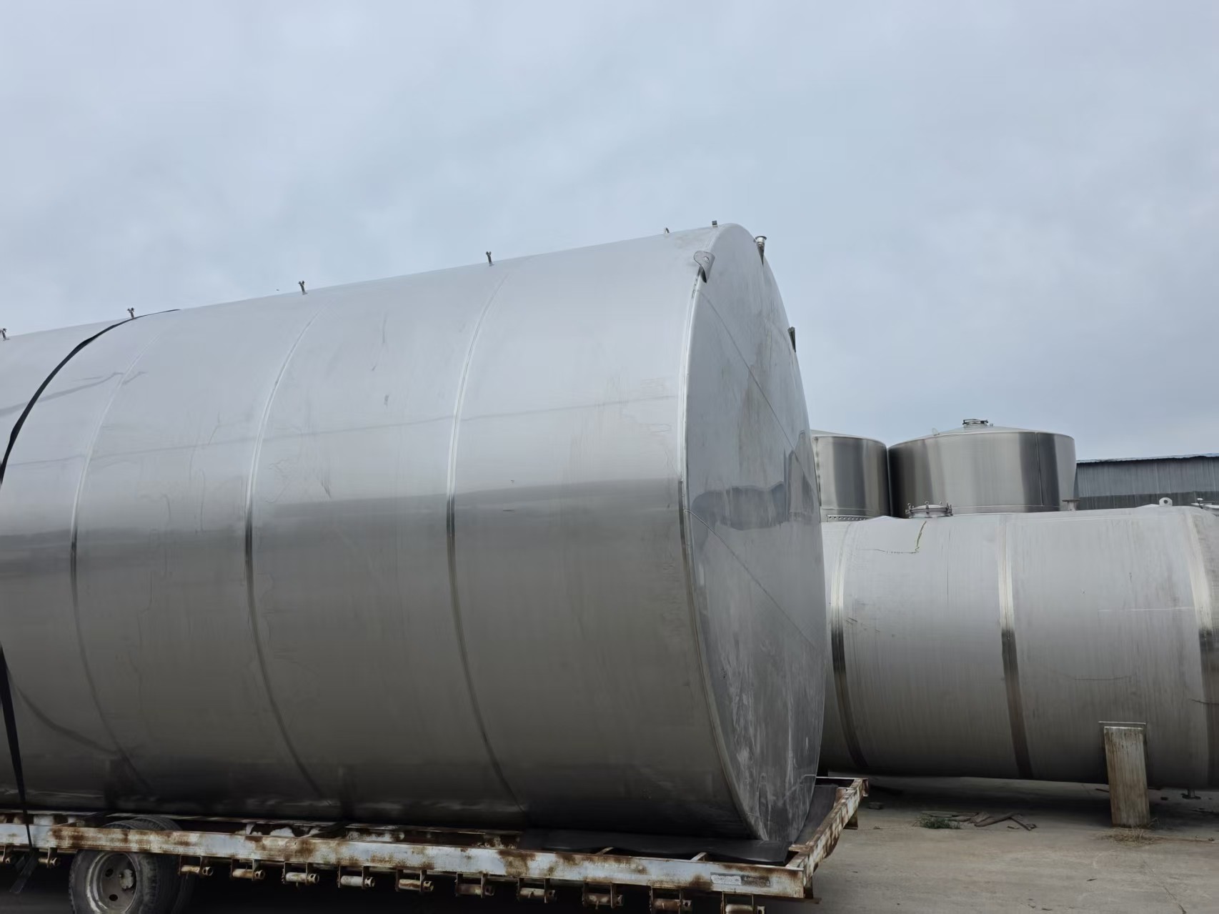 100L-5000L Stainless Steel Storage Tank Food-grade Liquid/Material Storage Vessel