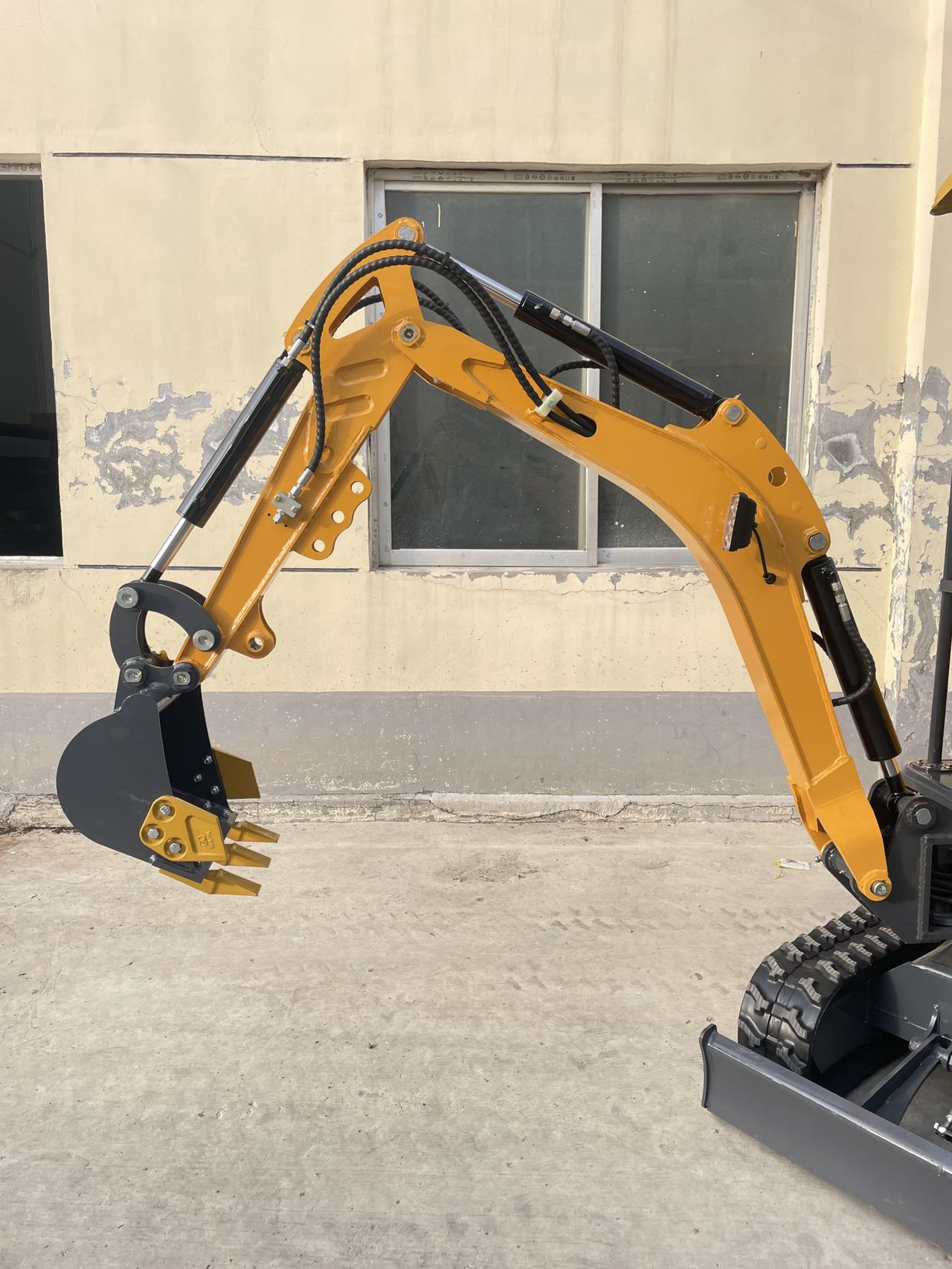 Model 15 Multi-functional Mini Crawler Excavator for Farm & Construction