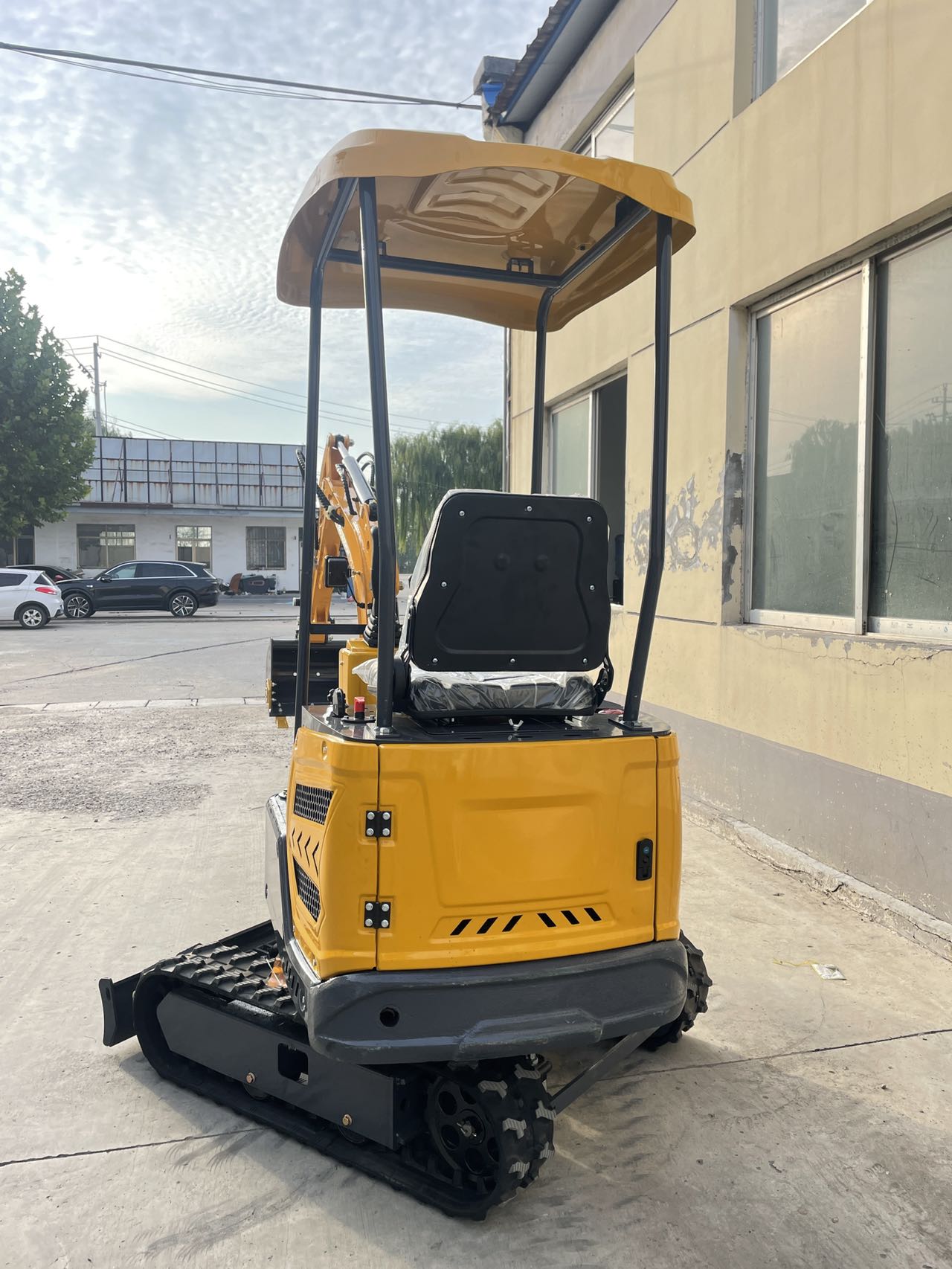 Model 15 Multi-functional Mini Crawler Excavator for Farm & Construction